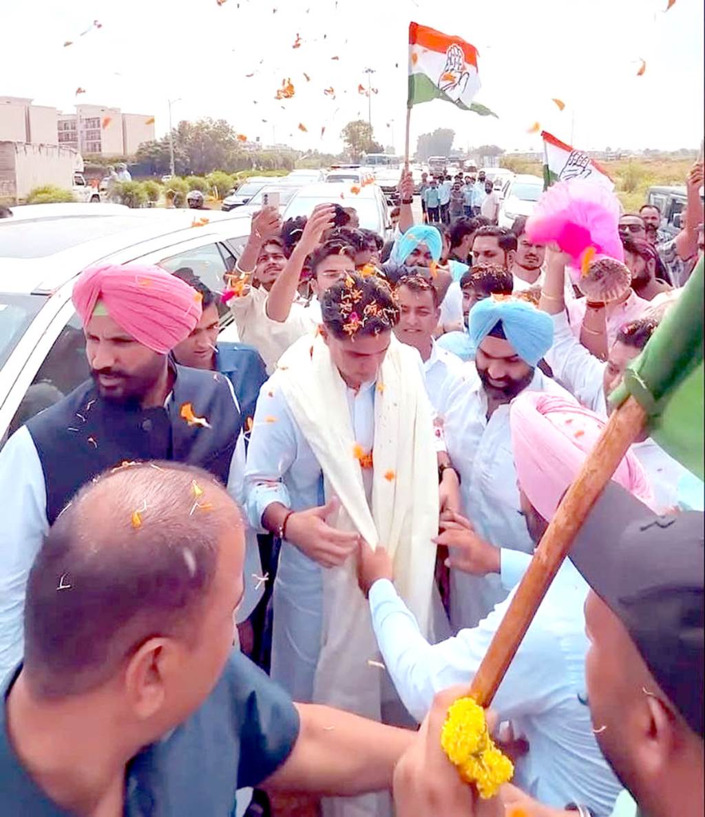Sachin Pilot Receives Warm Welcome on Arrival in Punjab Warring Claims Congress Will Form Government in 2027